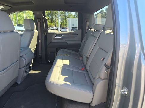 Certified 2025 GMC Sierra 1500 SLT image 25