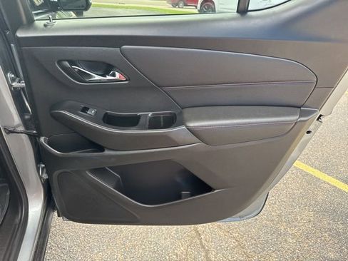 Used 2023 Chevrolet Traverse RS image 14