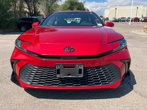 Used 2025 Toyota Camry SE w/ Convenience Package FWD image 8