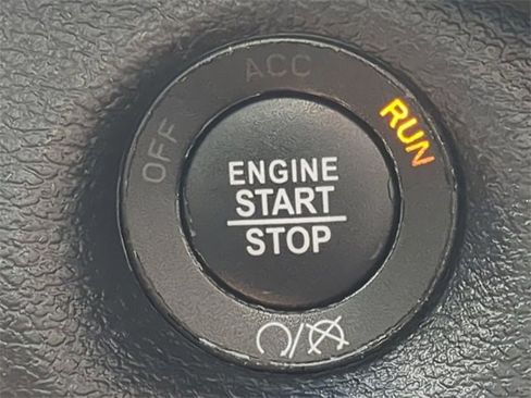 Used 2020 Jeep Cherokee Limited image 29