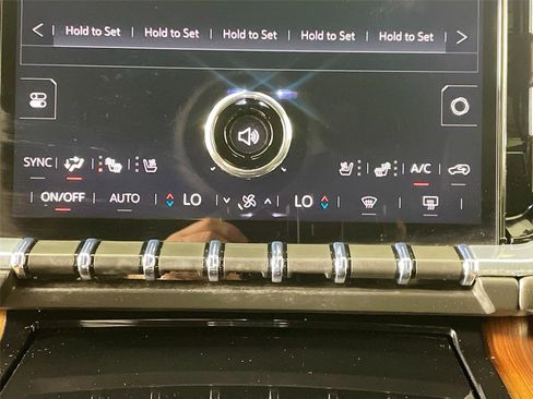 Used 2025 GMC Yukon Denali image 16