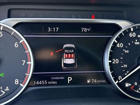 Used 2023 Nissan Rogue SL w/ SL Premium Package image 17