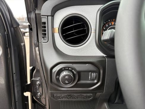 New 2026 Jeep Gladiator Sport AWD/4WD image 17