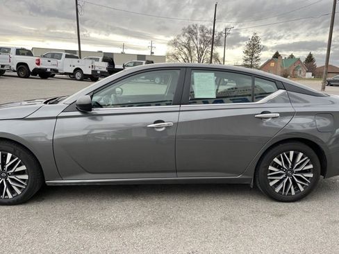Used 2024 Nissan Altima 2.5 SV image 5
