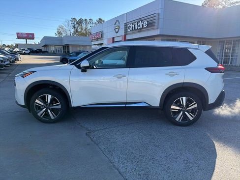 Used 2023 Nissan Rogue SL w/ SL Premium Package image 1