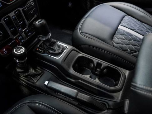 Used 2024 Jeep Wrangler Unlimited Rubicon w/ Technology Group AWD/4WD image 69