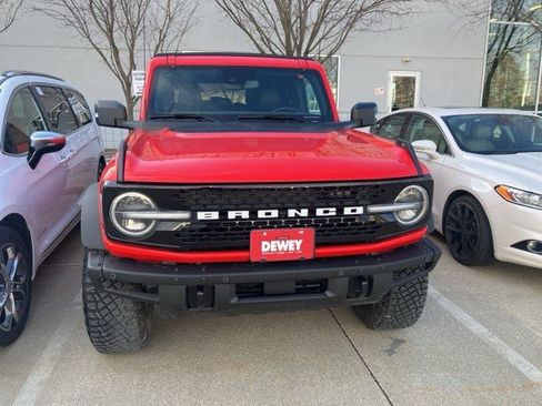 Used 2024 Ford Bronco Wildtrak image 2