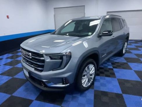 Used 2024 GMC Acadia Elevation w/ Luxury Package AWD/4WD image 4