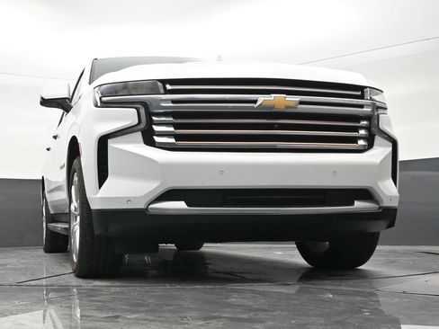 Used 2022 Chevrolet Suburban High Country RWD image 25