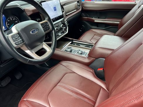 Certified 2024 Ford Expedition Limited image 11