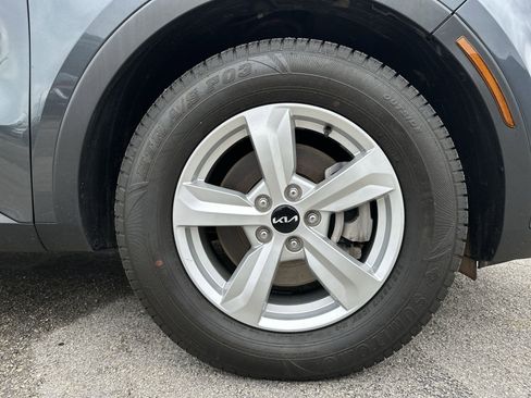 Certified 2023 Kia Sorento LX FWD image 18