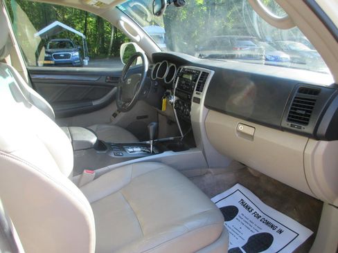 Used 2005 Toyota 4Runner Limited AWD/4WD image 12