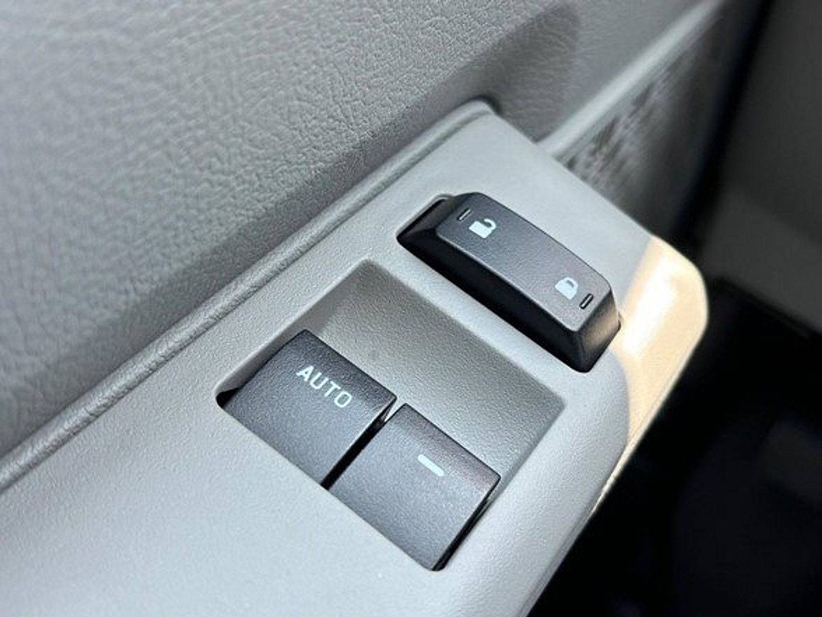 New 2024 Ford E-350 and Econoline 350 Super Duty w/ Power Windows & Locks Group RWD image 17