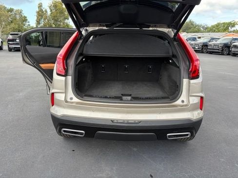 Used 2024 Cadillac XT4 Premium Luxury FWD image 16
