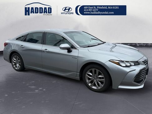 Used 2020 Toyota Avalon XLE w/ Moonroof Package FWD image 6