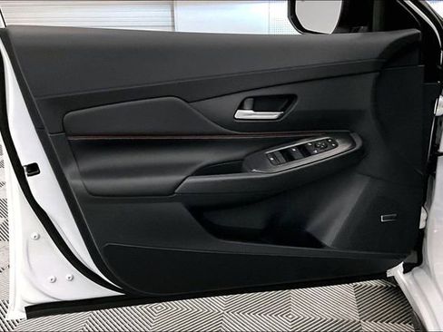 New 2026 Nissan Sentra SR w/ SR Premium Package FWD image 31