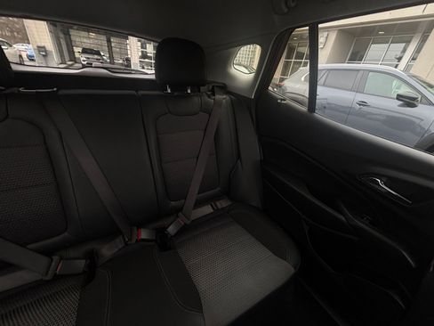 Used 2025 Chevrolet Trax LT w/ LT Convenience Package image 37