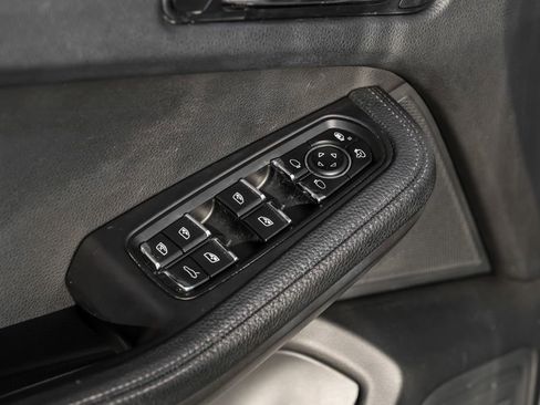 Used 2020 Porsche Macan Base image 48