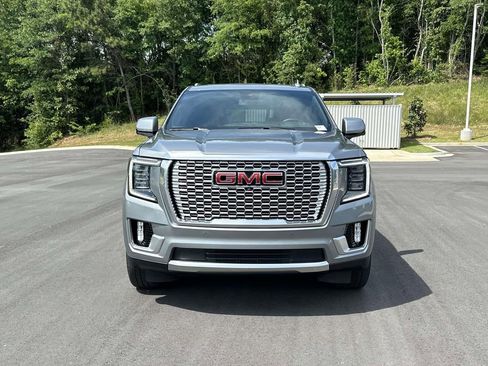 Used 2024 GMC Yukon XL Denali AWD/4WD image 2