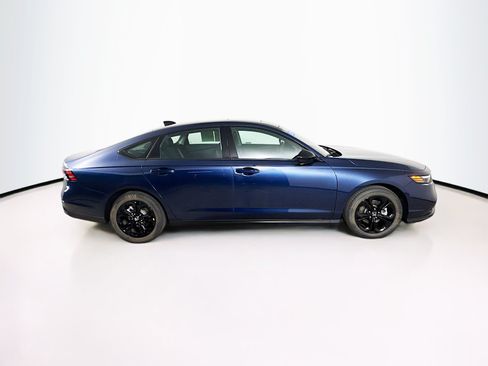 Used 2025 Honda Accord SE image 2