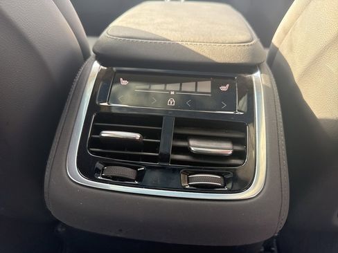 Certified 2025 Volvo XC90 B6 Plus image 16