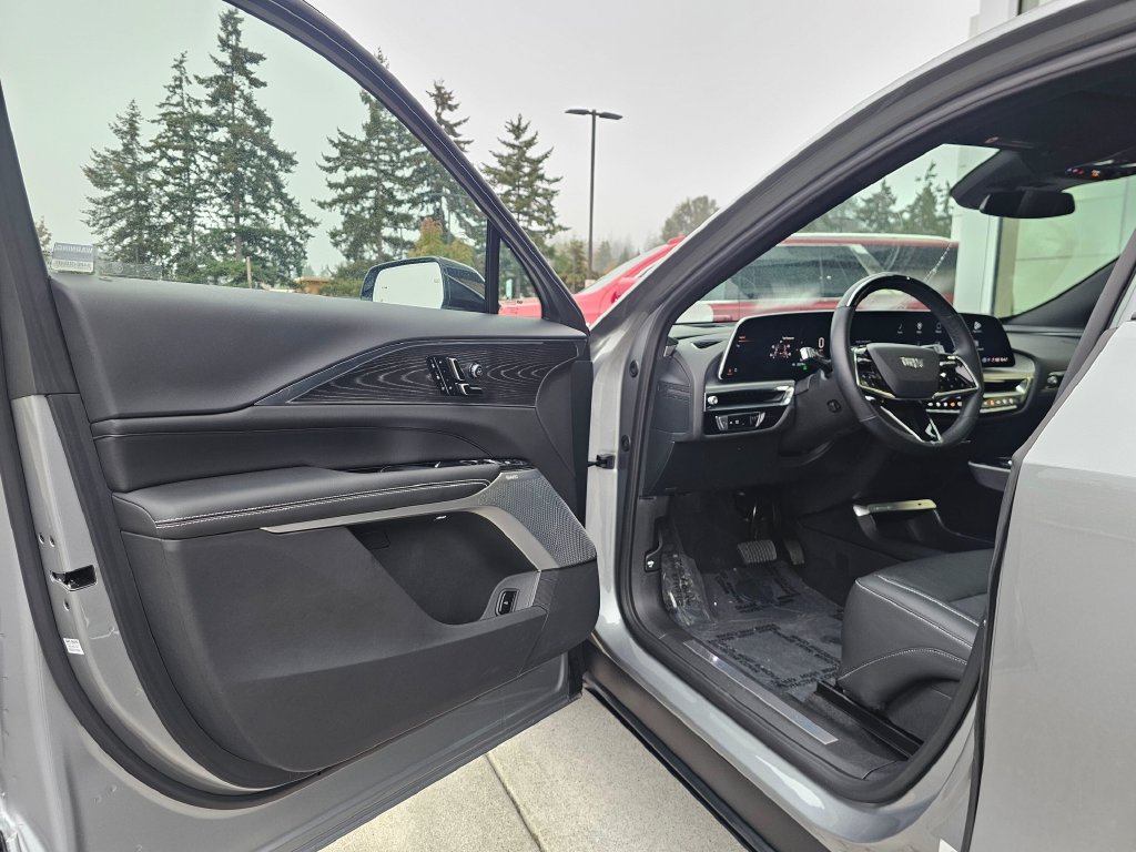 Certified 2024 Cadillac Lyriq Luxury AWD/4WD image 17