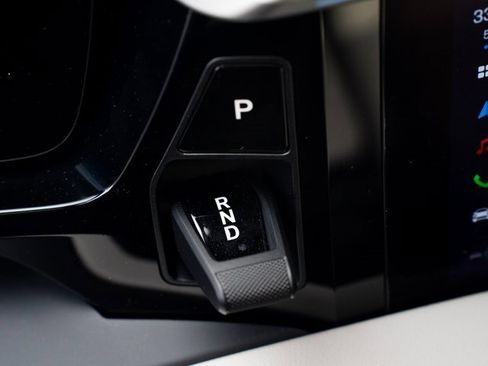 Certified 2025 Porsche Macan 4S Electric image 26