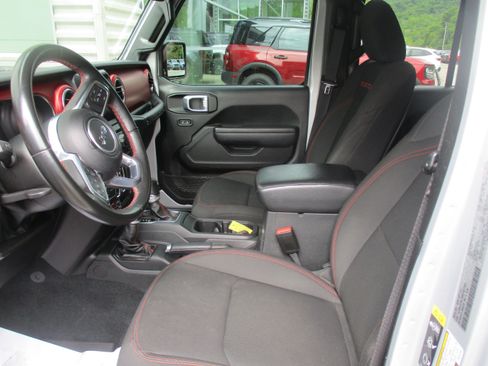 Used 2022 Jeep Wrangler Unlimited Rubicon AWD/4WD image 14