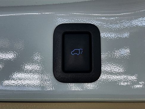 Used 2019 Toyota Highlander XLE image 33