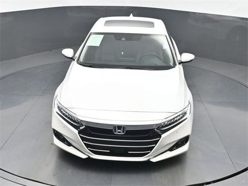 Certified 2022 Honda Accord Touring image 28