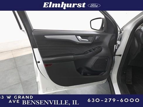 Used 2023 Ford Escape Platinum w/ Premium Technology Package image 8