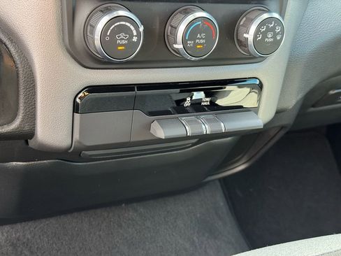 Used 2023 RAM 1500 Big Horn image 32