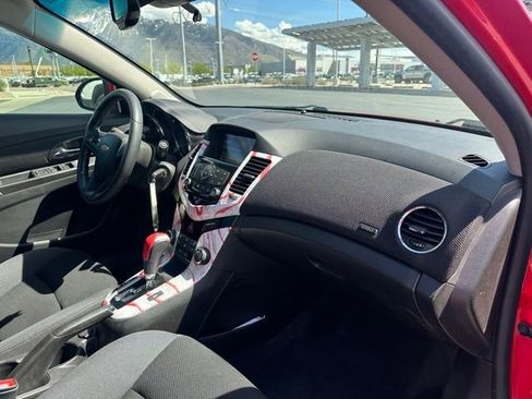 Used 2015 Chevrolet Cruze LT FWD image 19