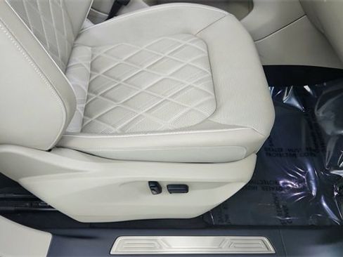 Used 2024 Volkswagen Atlas SEL Premium R-Line image 23