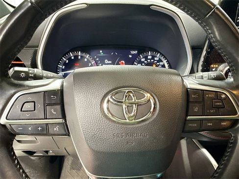 Used 2021 Toyota Highlander XSE image 13