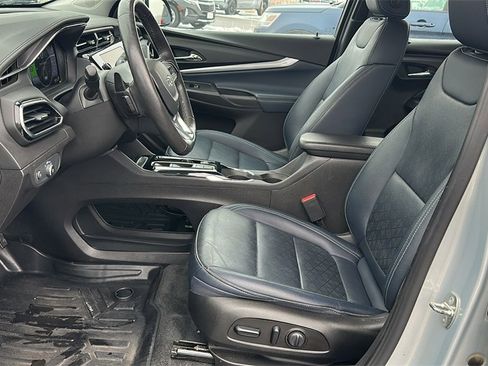 Used 2022 Chevrolet Bolt EUV LT w/ Convenience Package image 14