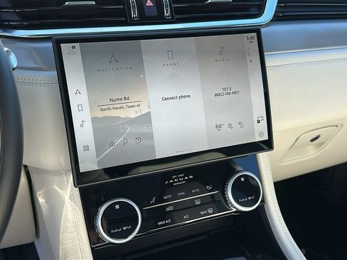 Certified 2025 Jaguar F-PACE R-Dynamic S image 15