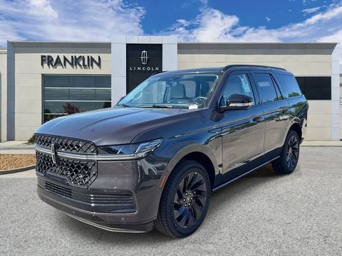 New 2026 Lincoln Navigator Reserve w/ Jet Appearance Package AWD/4WD image 3