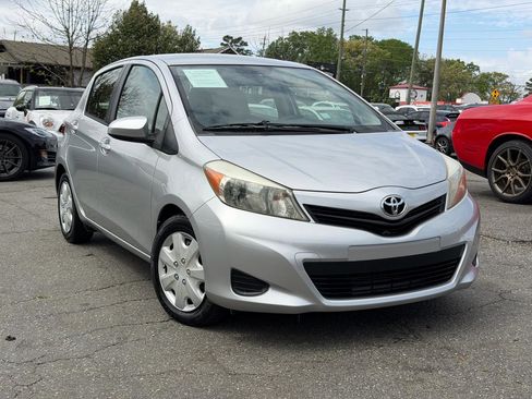 Used 2012 Toyota Yaris L image 2