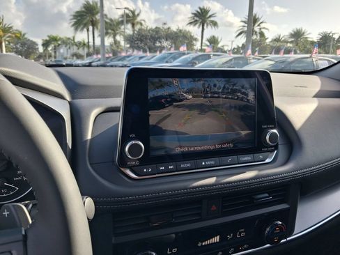 Used 2026 Nissan Rogue SV FWD image 22