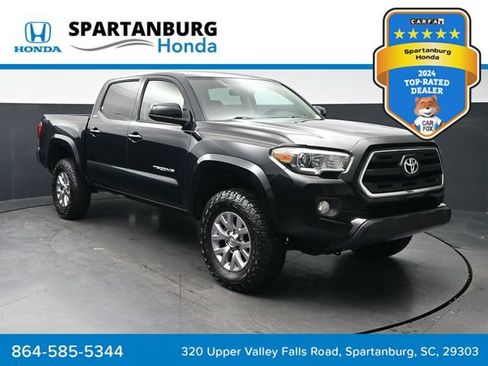 Used 2017 Toyota Tacoma SR5 w/ Tow Package RWD image 1