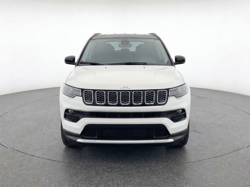 Used 2025 Jeep Compass Limited AWD/4WD image 2