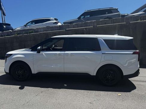 Used 2026 Kia Carnival FWD image 8