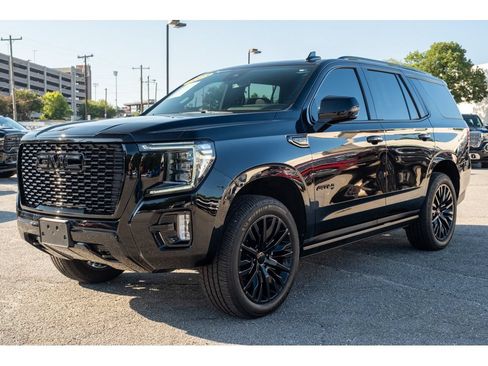 Used 2023 GMC Yukon AT4 w/ AT4 Premium Plus Package AWD/4WD image 4