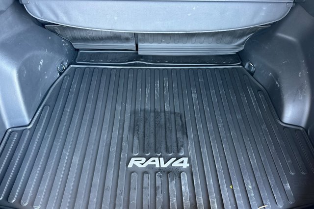 Used 2025 Toyota RAV4 XLE w/ Convenience Package FWD image 19