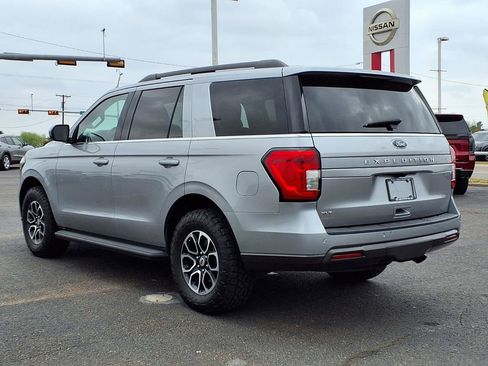 Used 2022 Ford Expedition XLT image 5