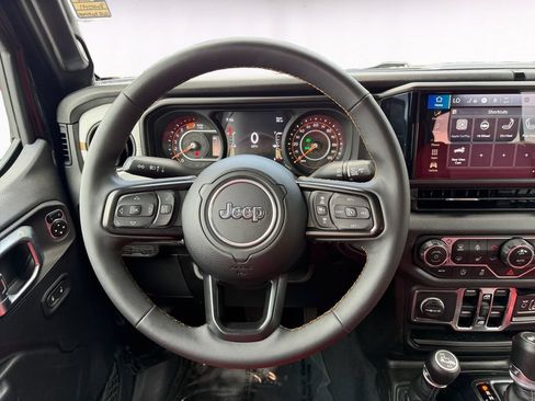 Used 2024 Jeep Wrangler Unlimited Sport AWD/4WD image 12