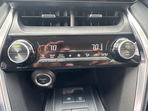 Used 2024 Toyota Venza LE image 34