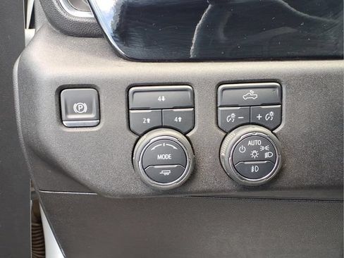 Used 2025 Chevrolet Silverado 2500 LT w/ Convenience Package AWD/4WD image 15