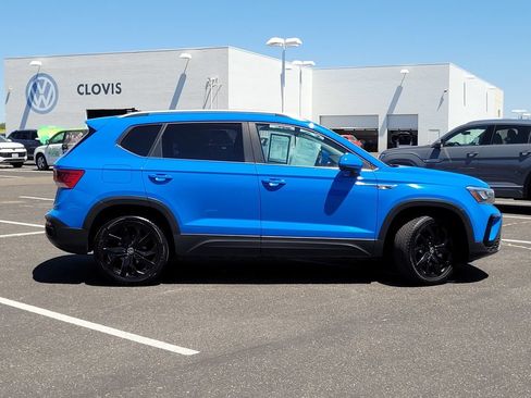 Used 2022 Volkswagen Taos SE FWD image 5